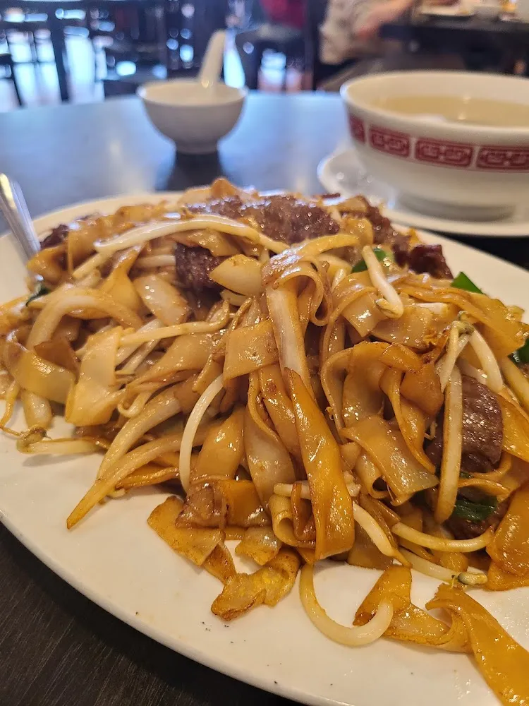 Beef Chow Fun with Soy Sauce
